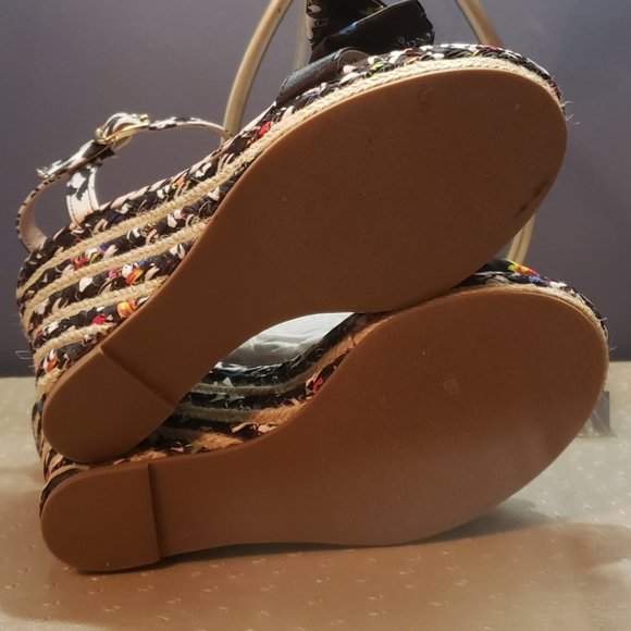 Betsey Johnson Carie Wedge Sandals in Black - Picture 3 of 7